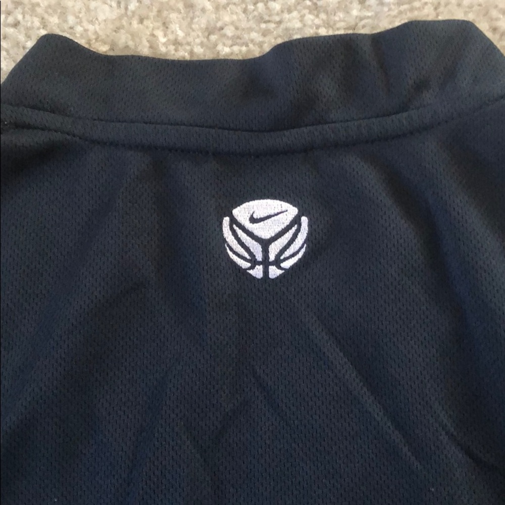 Nike muscle top size large - Picture 6 of 6